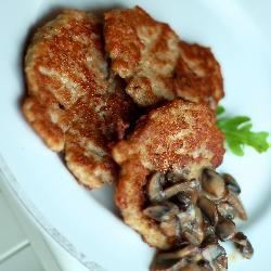 Рецепт Котлет из индейки с грибным соусом