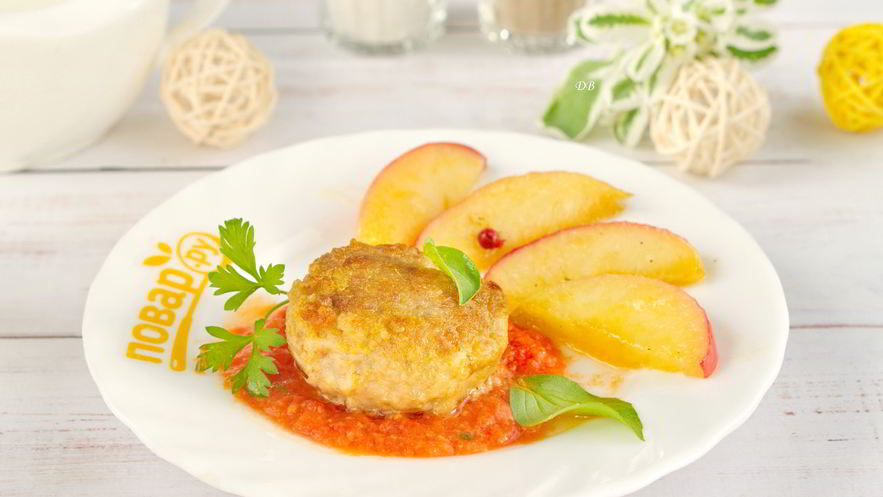 Рецепт котлет из индейки с жареными яблоками