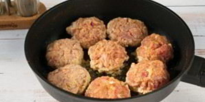 Рецепт котлет из индейки с жареными яблоками