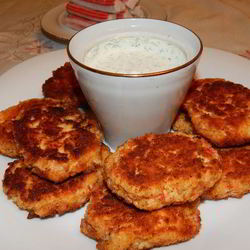 Рецепт Котлет из крабовых палочек со сметанным соусом