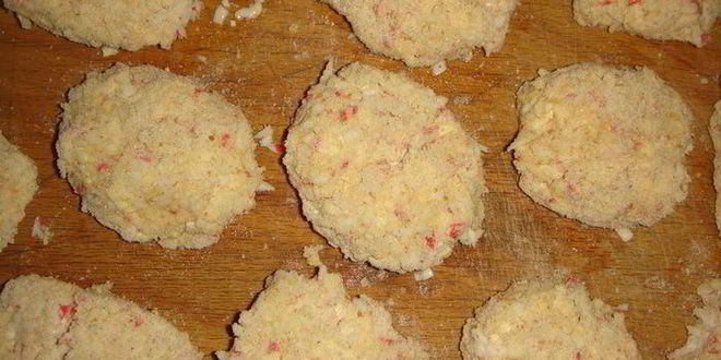Рецепт котлет из крабовых палочек со сметанным соусом