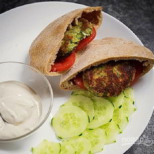 Рецепт Котлет из нута с йогуртовым соусом