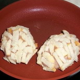 Рецепт Куриных котлет с сыром и изюмом