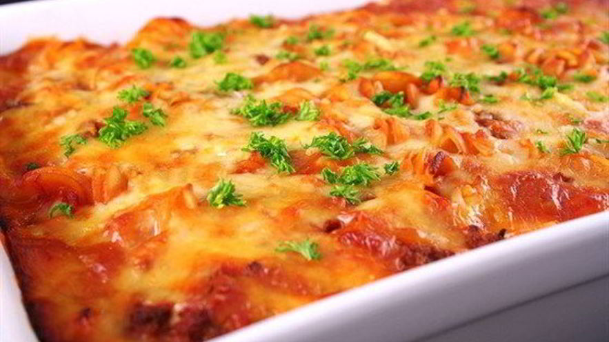 Рецепт лазаний с феттучини, фрикадельками, томатами и сыром