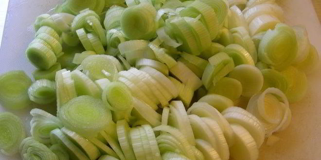 Рецепт лазаний с грибами, луком-пореем и сыром чеддер