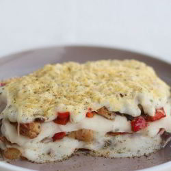 Рецепт Лазаний с курицей и соусом Бешамель