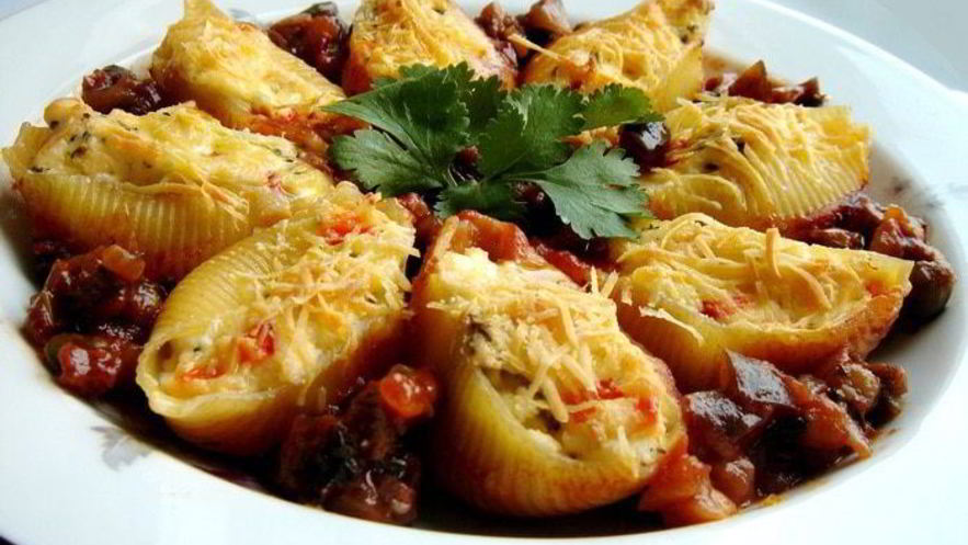 Рецепт фаршированных конкильонь под соусом капоната