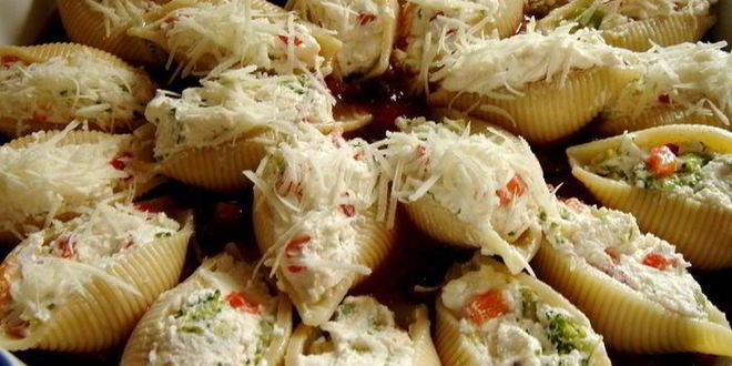 Рецепт фаршированных конкильонь под соусом капоната