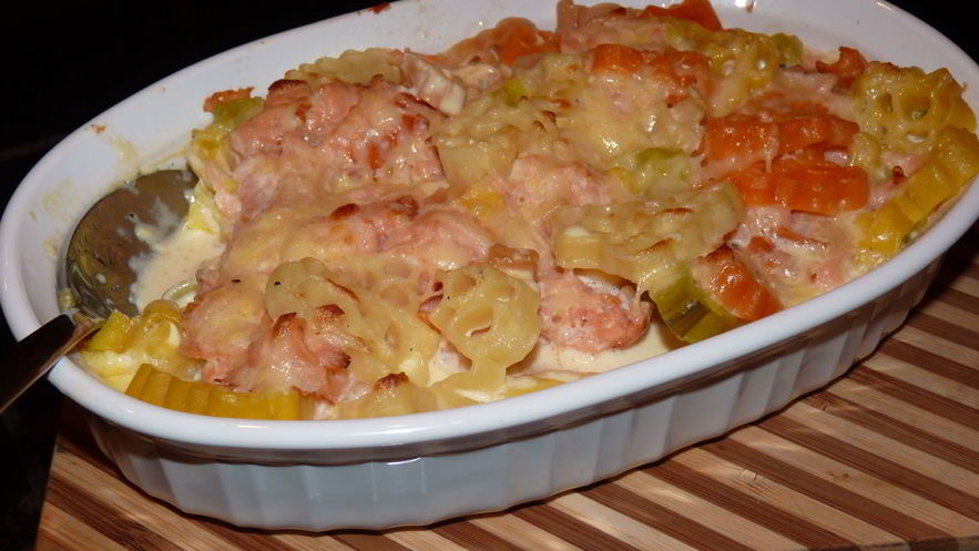 Рецепт гратен из макарон и копченого лосося