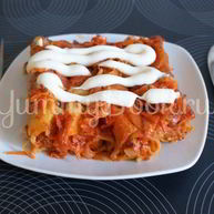 Рецепт Каннеллонь с фаршем в томатном соусе