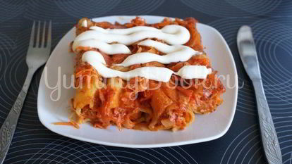 Рецепт Каннеллонь с фаршем в томатном соусе