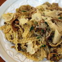 Рецепт Макарон с пореем и грибами