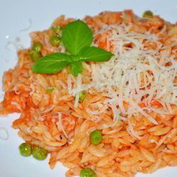 Рецепт Пасты орзо с креветками и зеленым горошком