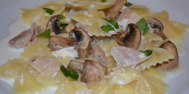 Рецепт пасты с филе кролика и шампиньонами в сливочном соусе