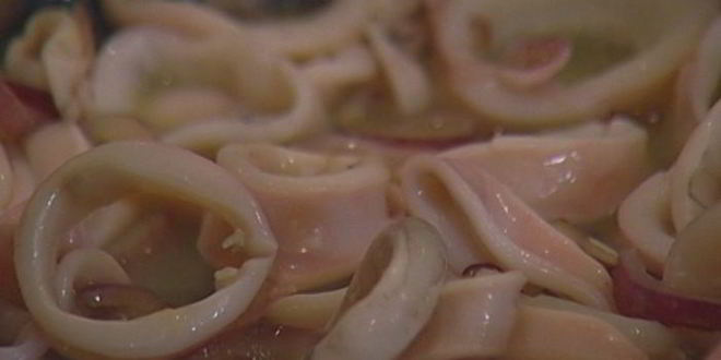 Рецепт пасты с кальмарами и зеленым горошком