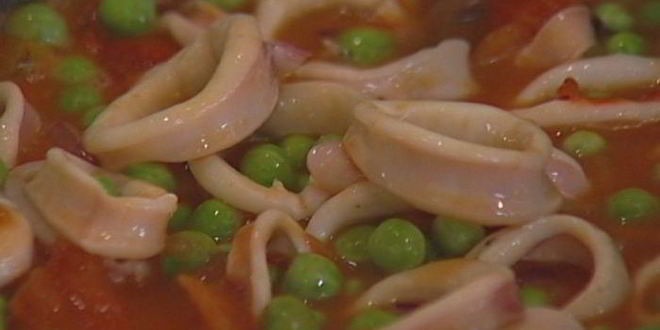 Рецепт пасты с кальмарами и зеленым горошком