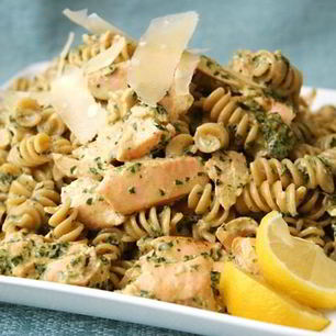 Рецепт Пасты с лососем и соусом Песто