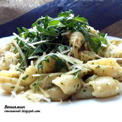 Рецепт Пасты с песто из руколы и грецких орехов