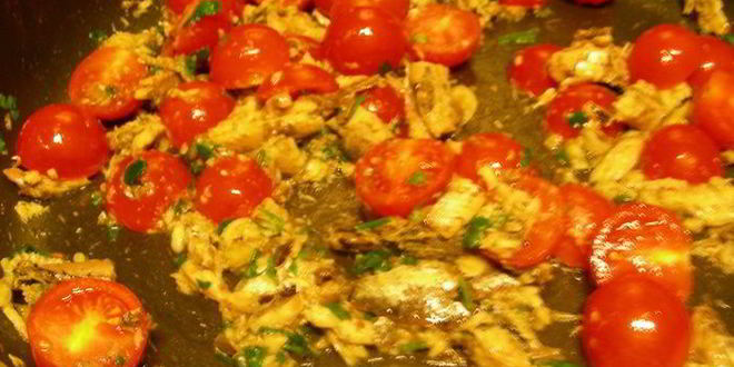 Рецепт пасты с сардинами, помидорами черри и кедровыми орешками