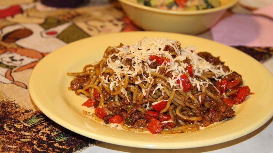 Рецепт пасты с тушенкой и болгарским перцем