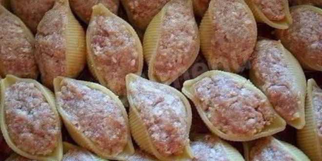 Рецепт ракушек фаршированных фаршем и сыром