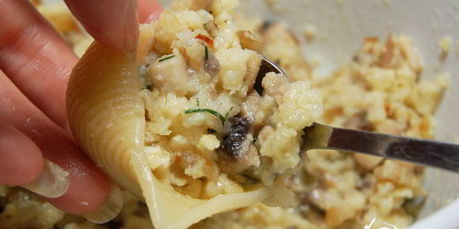 Рецепт ракушек, фаршированных пшенной кашей и грибами