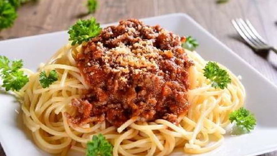 Рецепт спагетти болонезе с травами