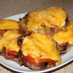 Рецепт Мяса по-французски с фаршем грибами и помидорами