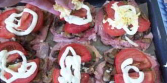 Рецепт мяса по-французски с грибами и сыром