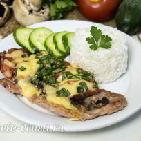 Рецепт Мяса по-французски с помидорами и грибами