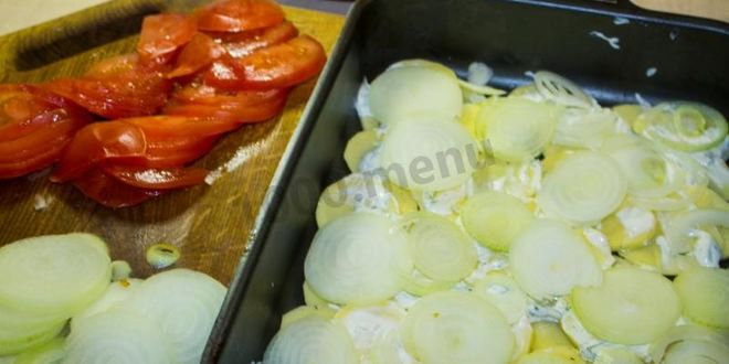 Рецепт мяса свинины по-французски с помидорами картошкой сыром