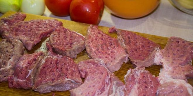 Рецепт мяса свинины по-французски с помидорами картошкой сыром