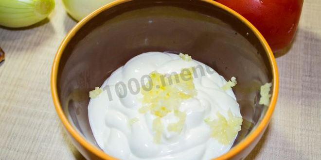 Рецепт мяса свинины по-французски с помидорами картошкой сыром