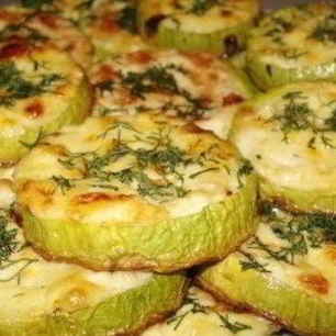 Рецепт Кабачков, запеченных со сметаной и чесноком