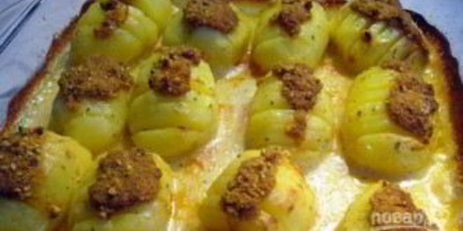 Рецепт картофеля, запеченного пода соусом бешамель
