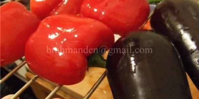 Рецепт печеных овощей, фаршированных курицей с соусом бешамель и грибами