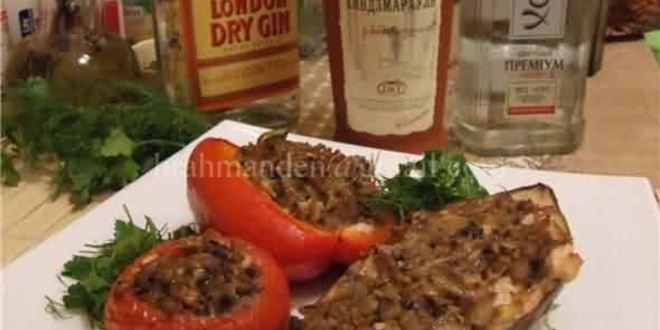 Рецепт печеных овощей, фаршированных курицей с соусом бешамель и грибами