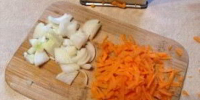 Рецепт свежей капусты тушеной с курицей