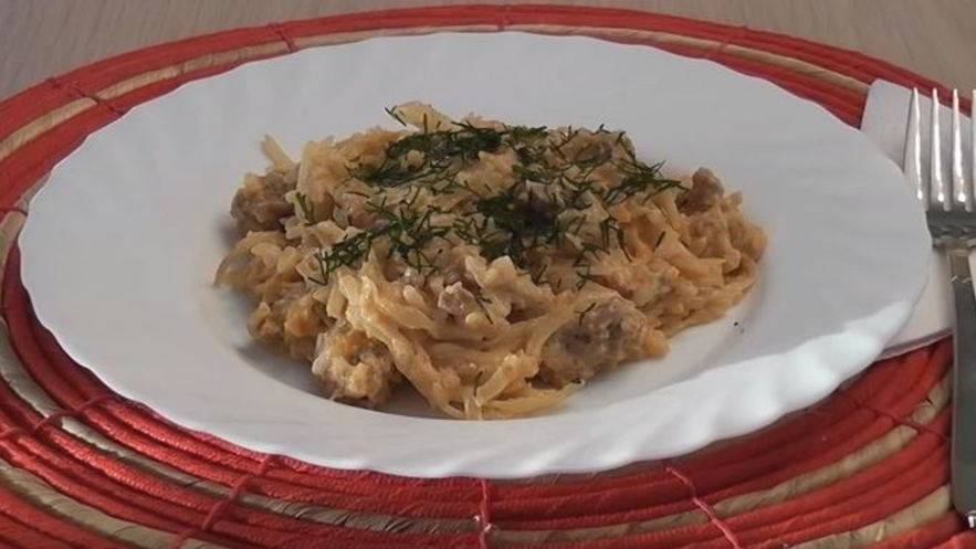 Рецепт тушеной капусты с фаршем в мультиварке