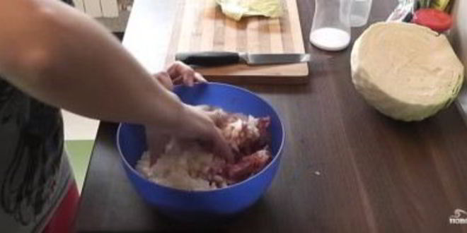 Рецепт тушеной капусты с фаршем в мультиварке