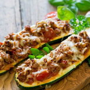 Рецепт Запеченных кабачков с мясом, помидорами и сыром