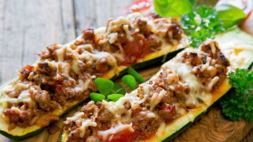 Рецепт запеченных кабачков с мясом, помидорами и сыром