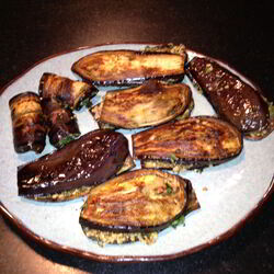 Рецепт Жареных баклажанов с орехами, кинзой и чесноком