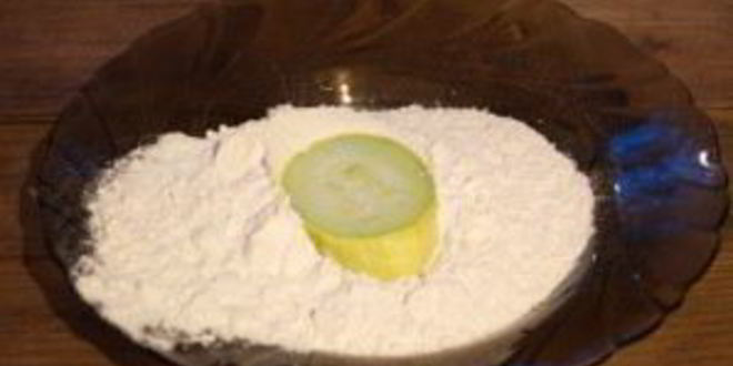 Рецепт жареных кабачков с помидорами и сыром