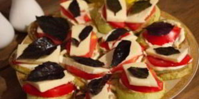 Рецепт жареных кабачков с помидорами и сыром