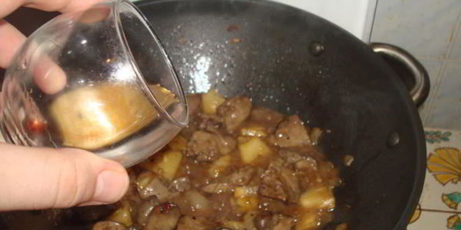 Рецепт куриной печени с ананасами и гречкой