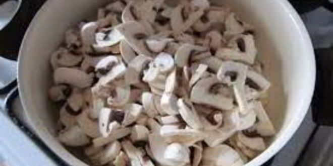 Рецепт печени говяжья тушеная с грибами