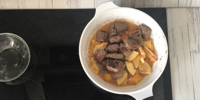 Рецепт печени с айвой под апельсиновым соусом