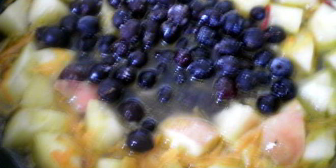 Рецепт печени с яблоками и черной смородиной