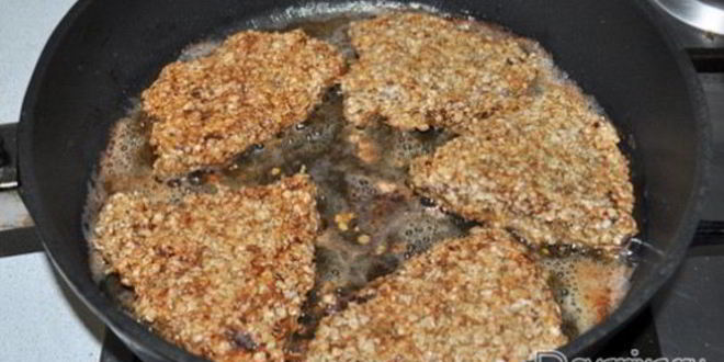 Рецепт печени, жаренной в овсяной панировке